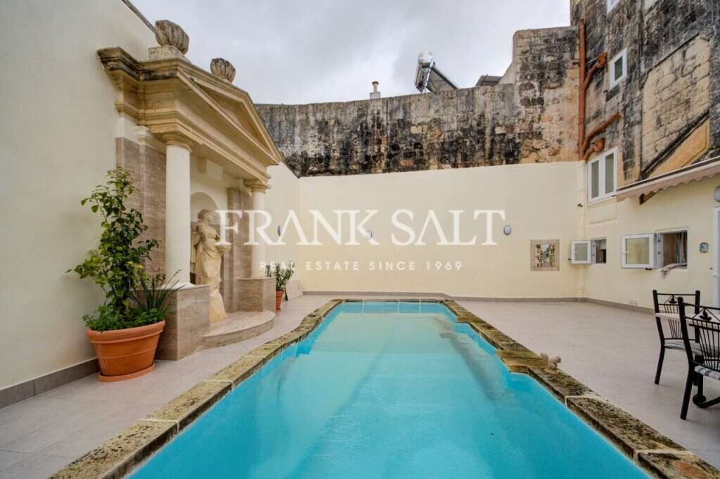 Moradia em banda T3 em Naxxar, Malta N.º 10560