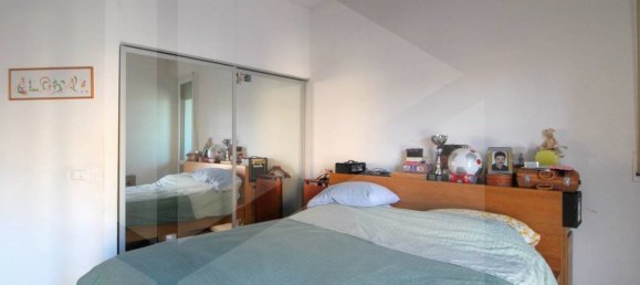 4-salle Appartement à Pontedera, Italy No. 22098 11
