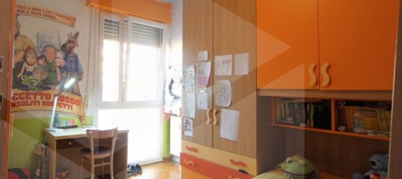 4-salle Appartement à Pontedera, Italy No. 22098 7