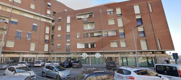 4-salle Appartement à Pontedera, Italy No. 22098 2