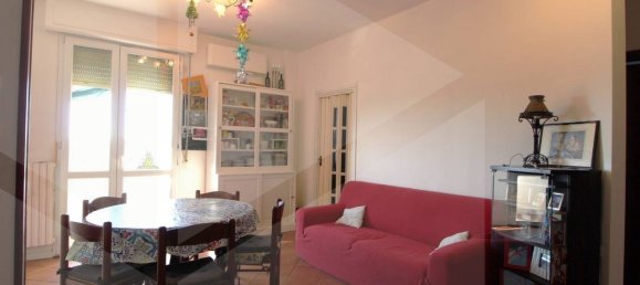 4-salle Appartement à Pontedera, Italy No. 22098 4