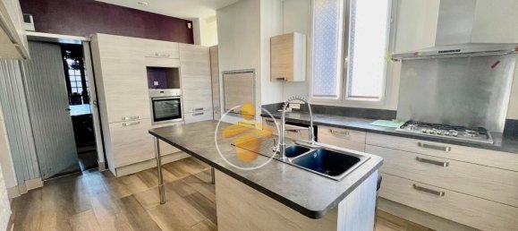 Дом с 6 спальнями в Ла Фер, Франция № 88638 5