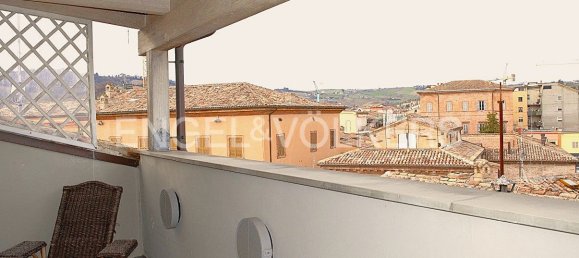 3 Schlafzimmer Doppelhaus in Tolentino, Italy, Nr. 84655 40