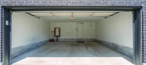 4 bedrooms House in Oakville, Canada No. 744 4