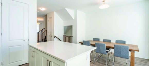 4 bedrooms House in Oakville, Canada No. 744 9