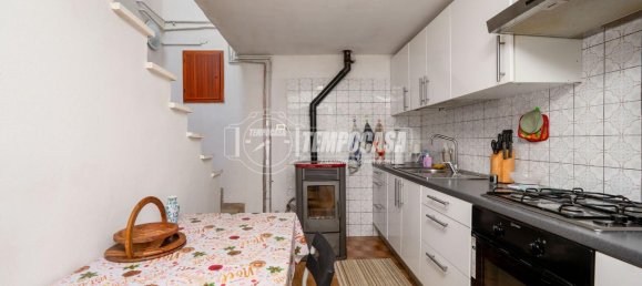 4 rooms Apartment in Zocca, Italy No. 33147 7