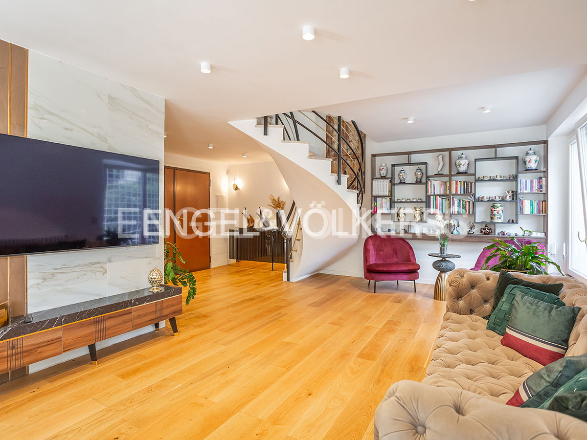 3 bedrooms Duplex in Rome, Italy No. 131620