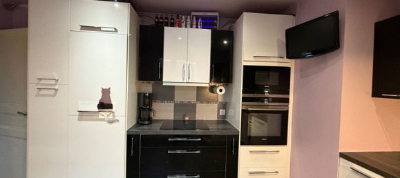 3 bedrooms House in Bornel, France No. 44010 5