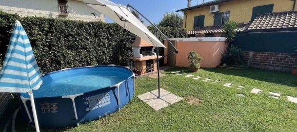 3-salle Appartement à Montignoso, Italy No. 216541 3