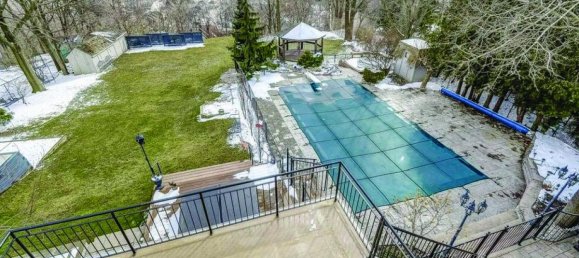 4 bedrooms House in Dundas, Canada No. 104 6