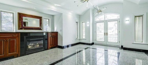 4 bedrooms House in Dundas, Canada No. 104 5