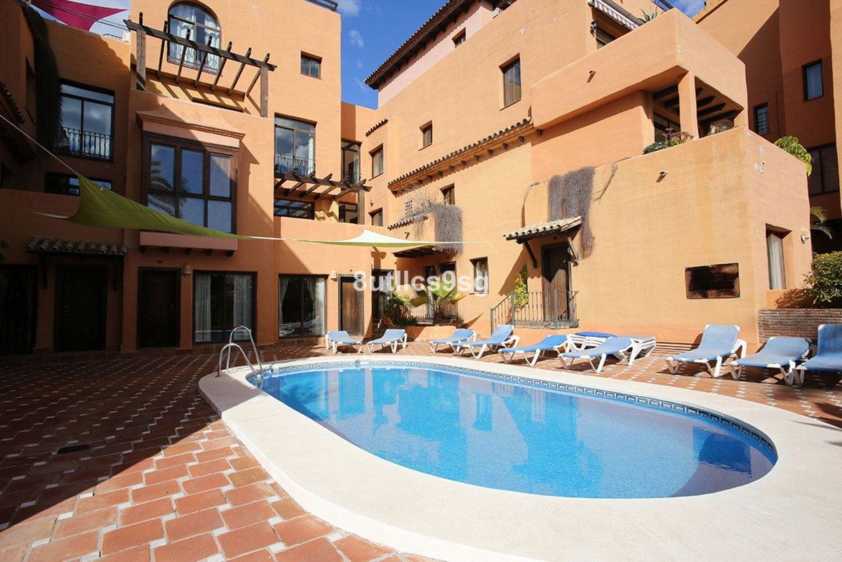 3 bedrooms Apartment in Estepona, Spain No. 114689