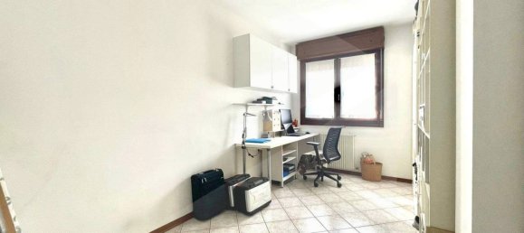 Apartamento de 4 habitaciónes en Bologna, Italy No. 26474 22