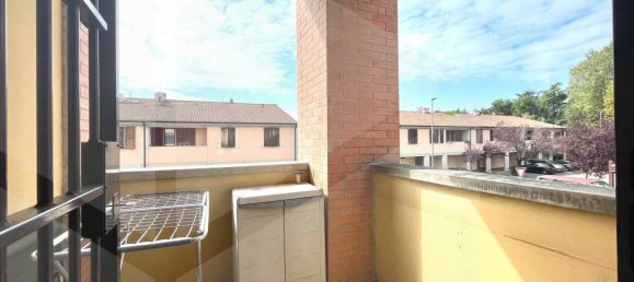 Apartamento de 4 habitaciónes en Bologna, Italy No. 26474 26