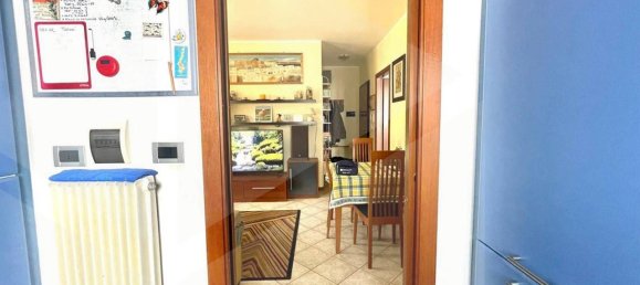 Apartamento de 4 habitaciónes en Bologna, Italy No. 26474 10