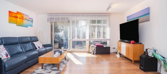 3 bedrooms House in Dartford, United Kingdom No. 10750 2