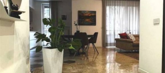 3 bedrooms Apartment in Milan, Italy No. 239219 9