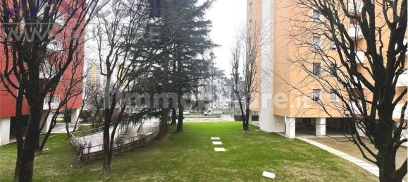 3 bedrooms Apartment in Milan, Italy No. 239219 35