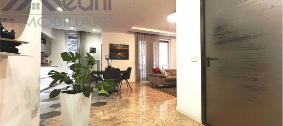 3 bedrooms Apartment in Milan, Italy No. 239219 10