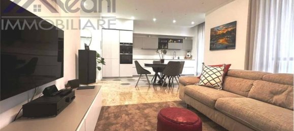 3 bedrooms Apartment in Milan, Italy No. 239219 4