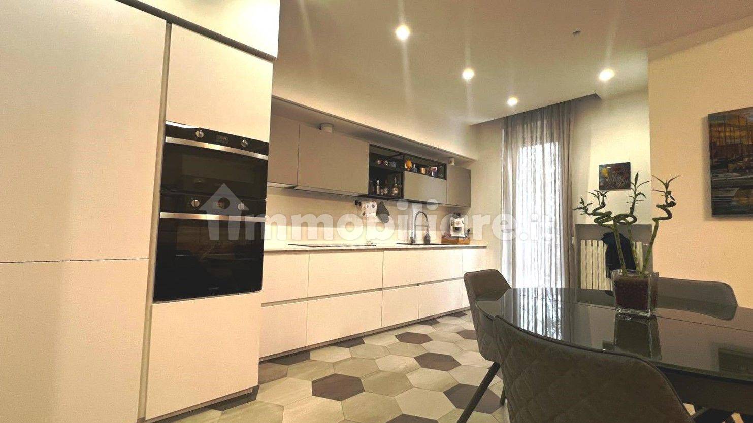 3 bedrooms Apartment in Milan, Italy No. 239219