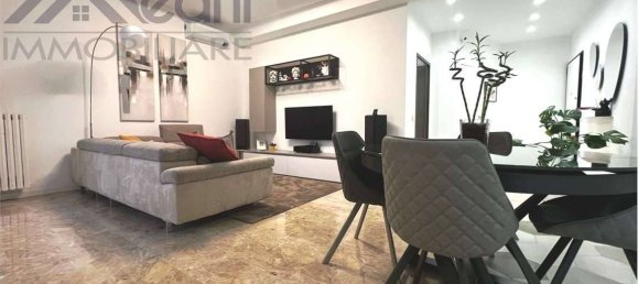 3 bedrooms Apartment in Milan, Italy No. 239219 2