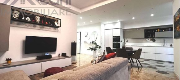 3 bedrooms Apartment in Milan, Italy No. 239219 5