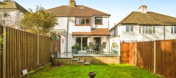 3 Schlafzimmer Haus in Kenley, United Kingdom, Nr. 8029 30