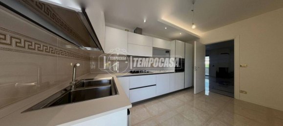 Квартира с 3 спальнями в Абано Терме, Италия № 370242 8