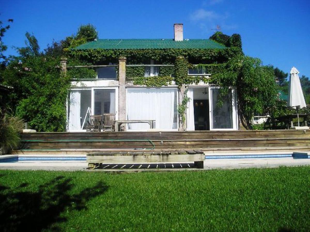 3 bedrooms House in Maldonado, Uruguay No. 9587