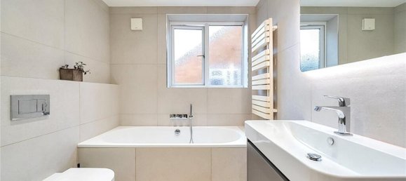 4 bedrooms House in Harrow, United Kingdom No. 12172 12