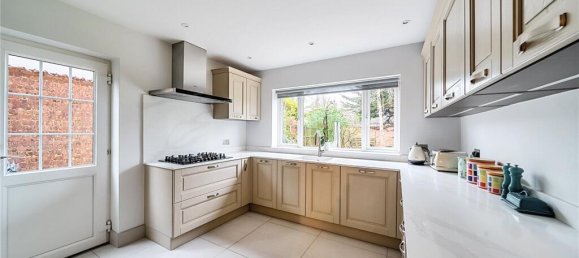 4 bedrooms House in Harrow, United Kingdom No. 12172 4