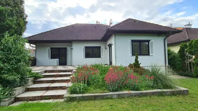 5 rooms House in Stockerau, Austria No. 134867