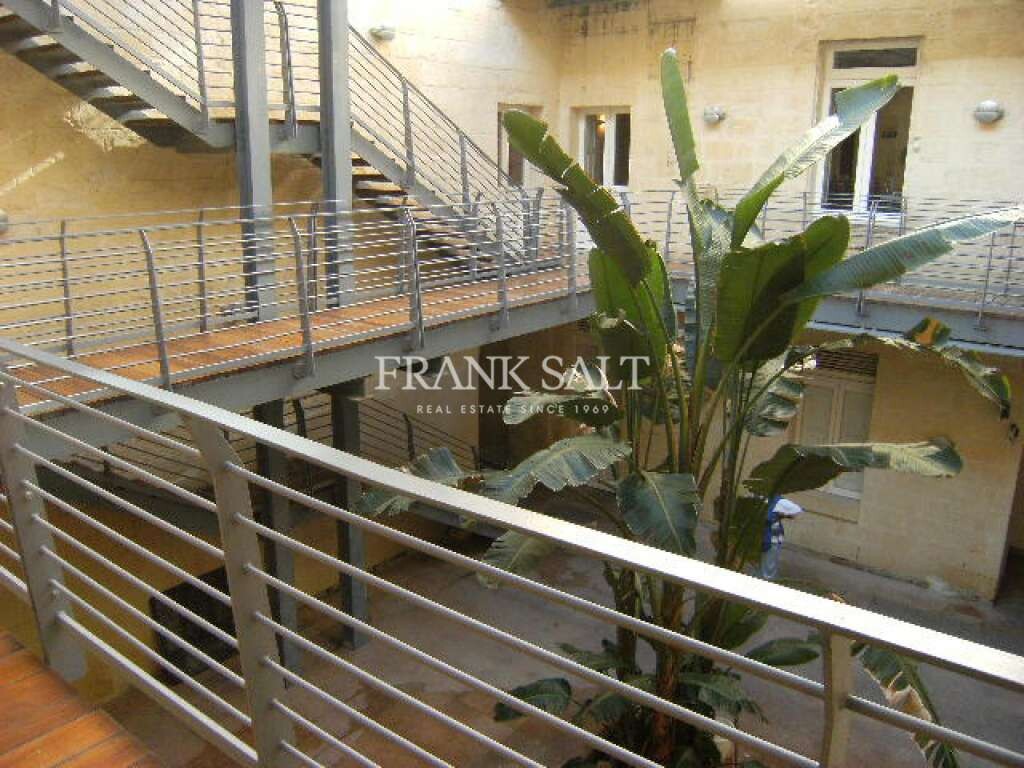 Oficina en Birgu, Malta 85 m² No. 12811