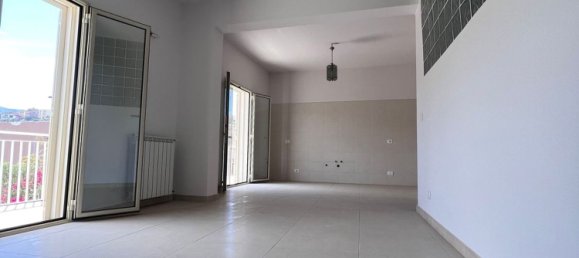 Apartamento T3 em Reggio Calabria, Italy N.º 337349 2