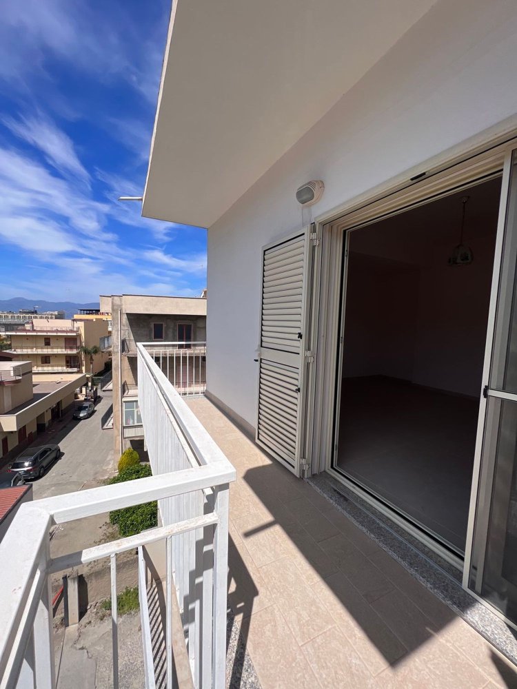 Apartamento T3 em Reggio Calabria, Italy N.º 337349