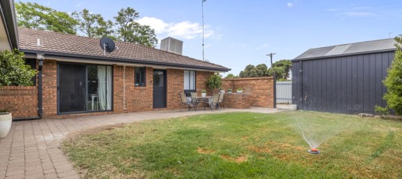 4 bedrooms House in Deniliquin, Australia No. 358 10