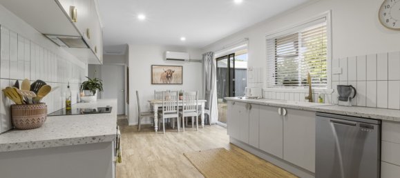 4 bedrooms House in Deniliquin, Australia No. 358 4