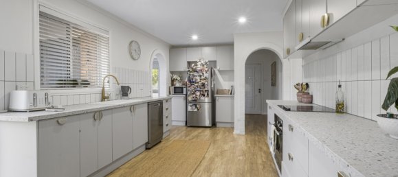 4 bedrooms House in Deniliquin, Australia No. 358 3