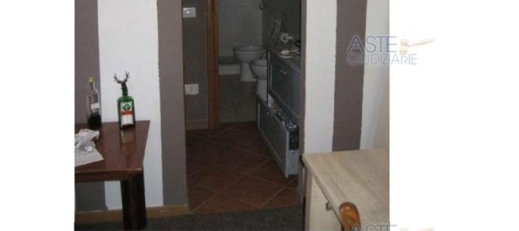 3 rooms Apartment in Pescia, Italy No. 42554 4