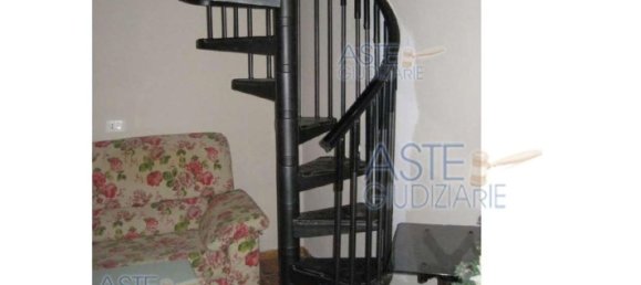 3 rooms Apartment in Pescia, Italy No. 42554 7