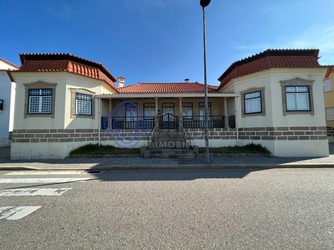 Casa de 5 dormitorios en Sao Felix da Marinha, Portugal No. 107599