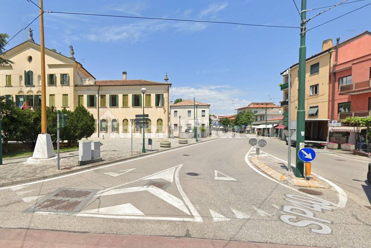 4 rooms Commercial property in Venice, Italy No. 380622