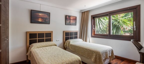 8 bedrooms House in Estepona, Spain No. 140101 13