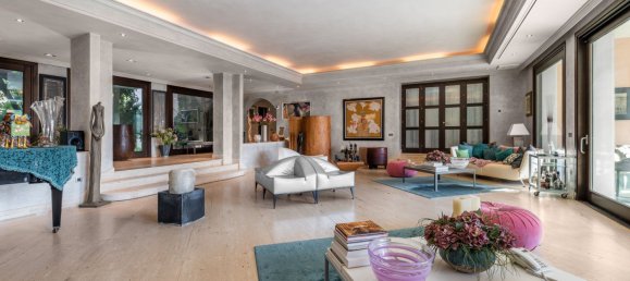 8 bedrooms House in Estepona, Spain No. 140101 9