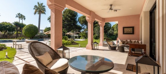 8 bedrooms House in Estepona, Spain No. 140101 4