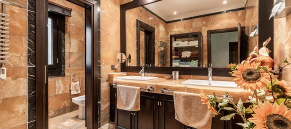 8 bedrooms House in Estepona, Spain No. 140101 14