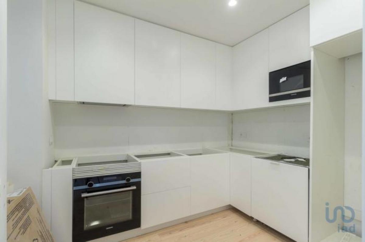 3 bedrooms Apartment in Lisbon, Portugal No. 3550