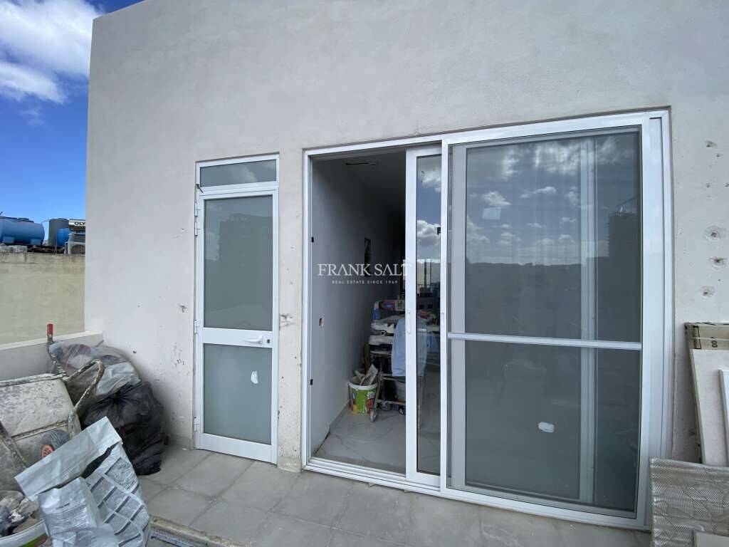 1 bedroom Penthouse in Gzira, Malta No. 10481