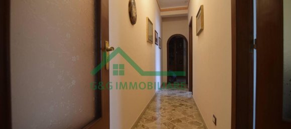 3-salle Appartement à Catania, Italy No. 235530 13